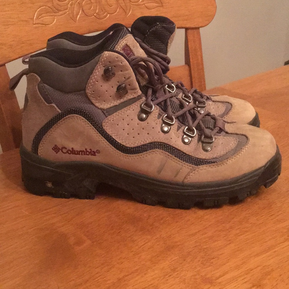 COLUMBIA boots light gray size 10